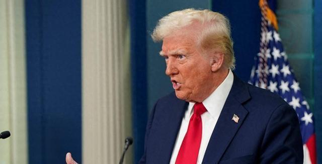 特朗普还没登机访华，美防长突然通告全球，美方无意改变台海现状