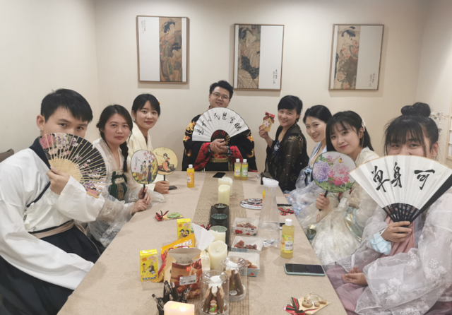 新兴行业成色情温床？大量年轻人追求“颅内快感”，沉迷其中