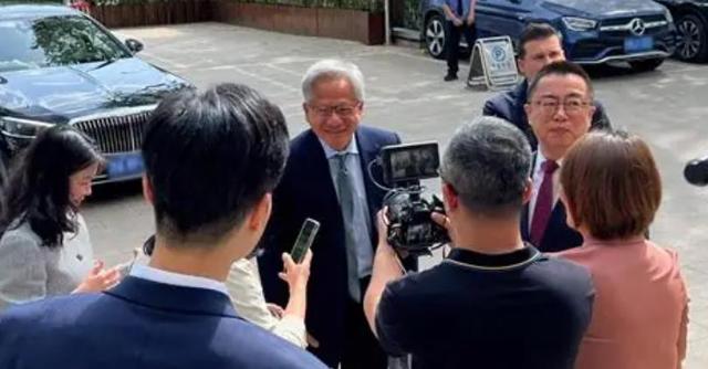 英伟达知错就改？中国不买，几十万H20全砸手里，无奈供更强芯片