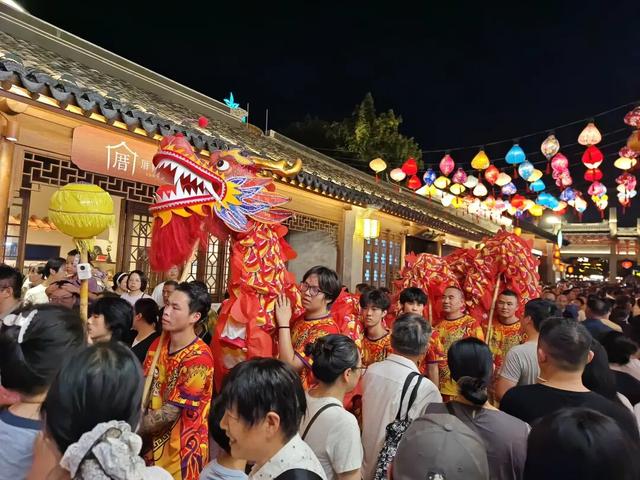 人人人！忠义老街火热出圈
