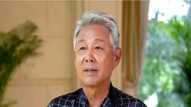章子怡张译陈道明同框热聊，穿着正式有气质！陈道明张译同框好暖