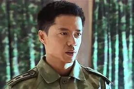 袁朗不到三十是中校，吴哲23岁就是少校，两人谁的前途更大？图片