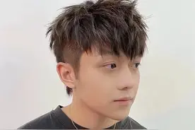 最火的摩根碎盖发型，细软发质发量少的救星，让你少年感十足图片