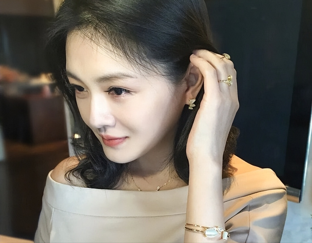越扒越有！台媒称大S过去十几年一直在吃烂水果，看完一身冷汗