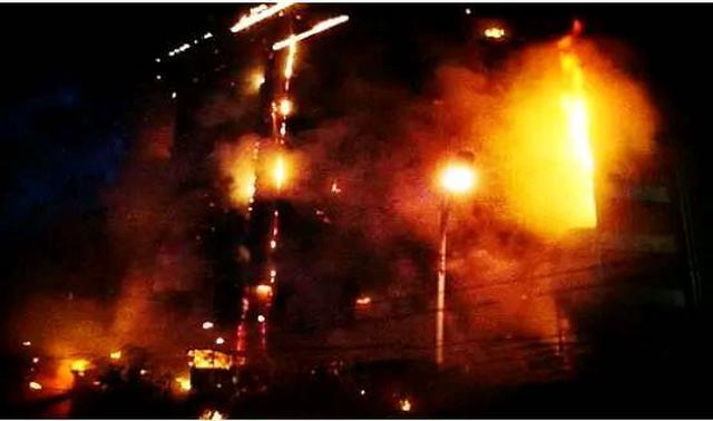 32年前一场大火，北京地标商圈传奇就此陨落，重建后热闹喧嚣不再