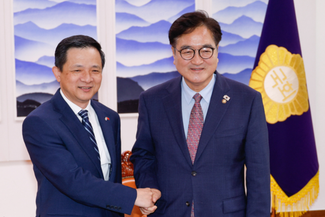 不识抬举，韩国降格回应中方93阅兵邀请，韩媒：李在明确定不参加