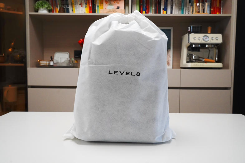 职场人士的得力助手,LEVEL8新品探界者商务双肩包——助你轻松应对工作挑战!