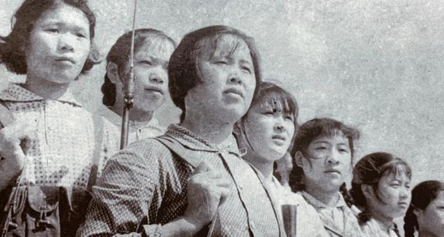 15岁入党，18岁和主席结婚，如今仍健在，却几乎不露面