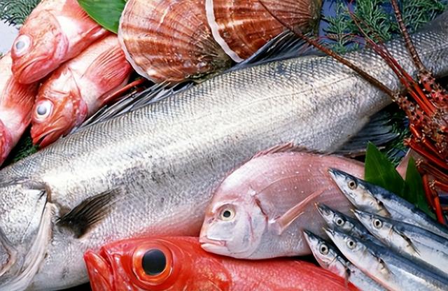 腰果是富硒食物？医生再次提醒：甲状腺不好，要常吃这3种食物