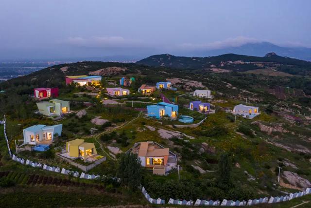 推动景区居民下山:绘就生态保护与民生改善的双赢画卷