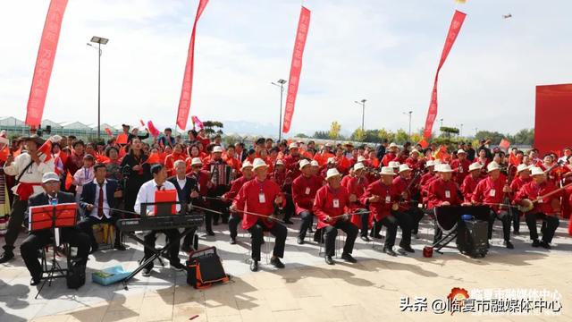 来打卡了吗？临夏市花卉艺术中心人气爆棚，“芬芳馥郁”的文化盛宴引领假期潮流～