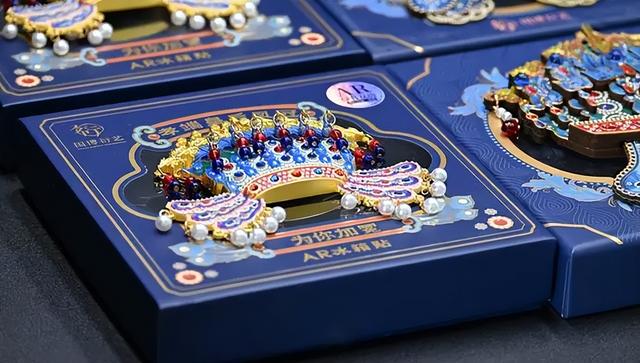 书店退潮，年轻人又冲去博物馆买文创了