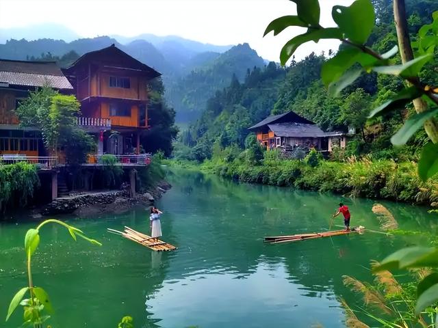 国庆小众游黑马：县域小城的高性价比，藏着文旅新机遇