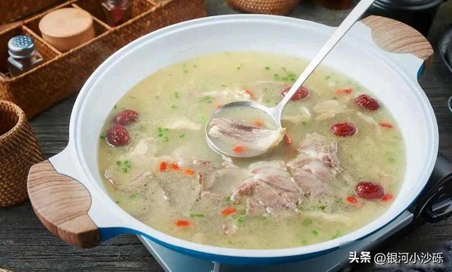 “上午立冬，冻死牛；下午立冬，暖烘烘”，2025年立冬是几点？