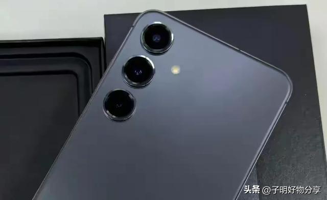 三星旗舰大跳水！从6999元跌至5199元，骁龙8至尊版+2K直屏
