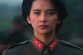 66岁胡慧中，号称最美霸王花，认识江湖大佬，也被骗拍限制级影片图片