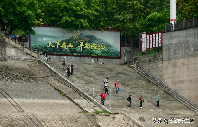 重庆丰都名山鬼城景区，里面到底啥样？