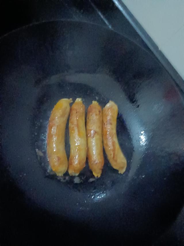 饭菜香引来了“馋猫”