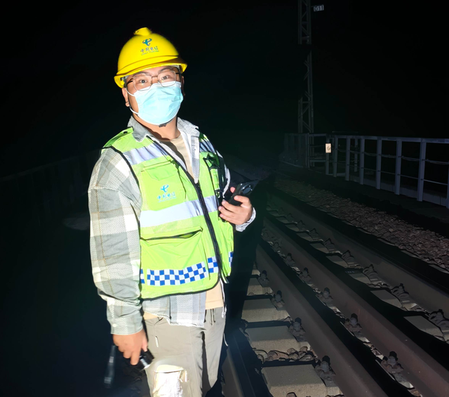 昆玉河铁路隧道通信系统通过验收