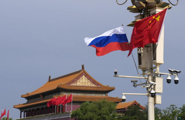 什么信号？普京专机离开北京，刚飞出中俄国境线，马上降落海参崴