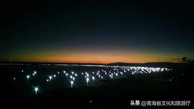 双节假期去哪儿？青海龙羊峡！秋日山湖+渔火星光，朋友圈高赞全拿捏~