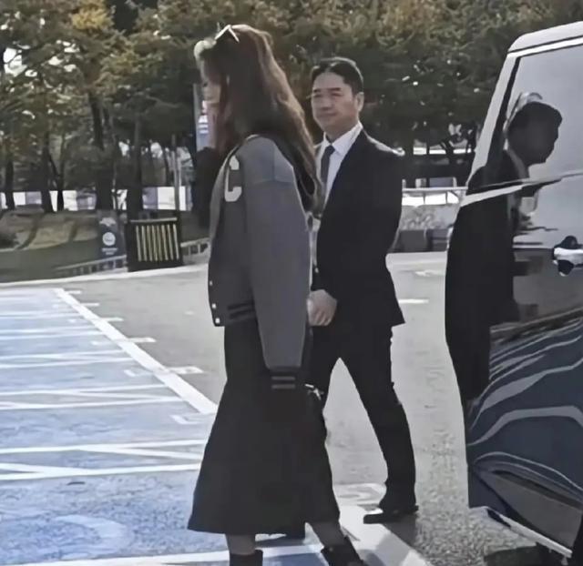 这次，章泽天终于不再顾忌所谓的体面，没给刘强东留“一丝体面”