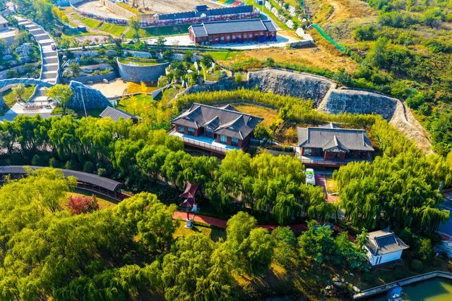 深秋泰安陡山河