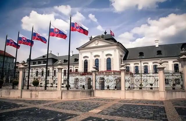 荷兰经济部长:是我让安世脱离中国的,这一切都是为了荷兰和欧洲