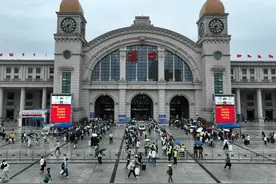 2024年国庆黄金周，武铁发送旅客660万人次图片
