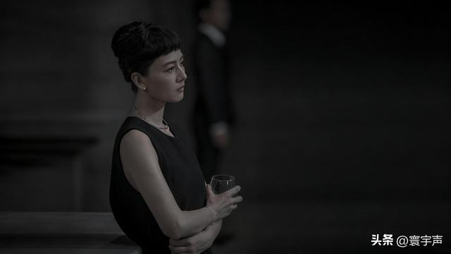 从躲容貌议论到坦然接纳，高圆圆：承认平庸不难，难的是敢做自己