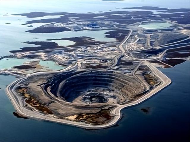 太阳系缺了种陨石？地球深处藏45亿年物质，大碰撞理论被改写