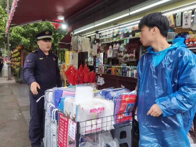 坚守岗位，守护游客舒心游