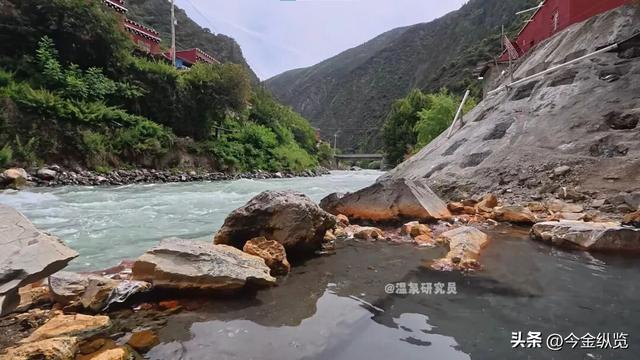 300+温泉行家亲测：中国真正的“泉王	”，藏在深山	，绝非你想象！