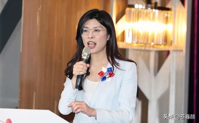 郑丽文又有大动作，当着日媒的面、直接说出心里话，绿营瞬间炸锅