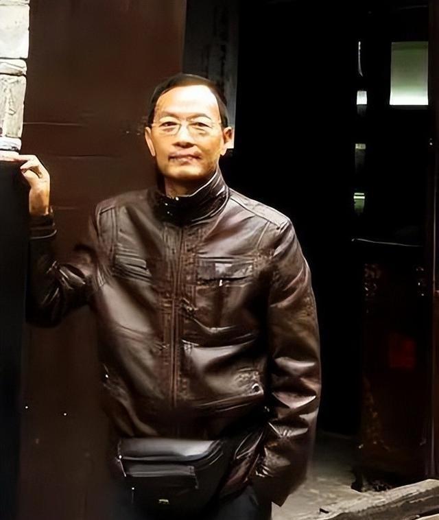 建议把中国分成七个国家，愿为美国战死，北大教授为何口出狂言？