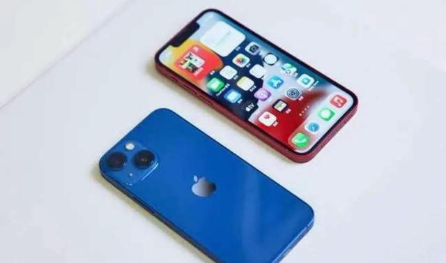 iPhone13刷新系统卡不卡？实测数据藏猫腻.