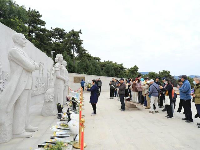 《沉默的荣耀》热播后，西山无名英雄广场迎来瞻仰热潮
