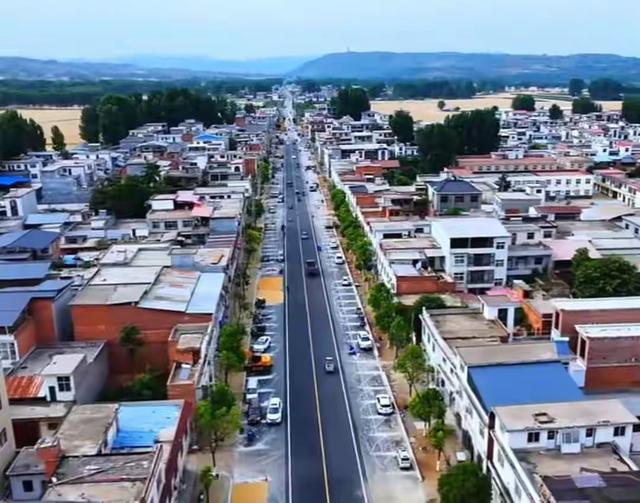 千年古镇三屯：历史与文化的交响诗篇