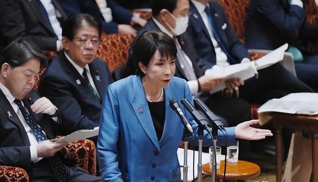 不归路！中国要求日本全面解除武装后，高市早苗宣布解散众议院