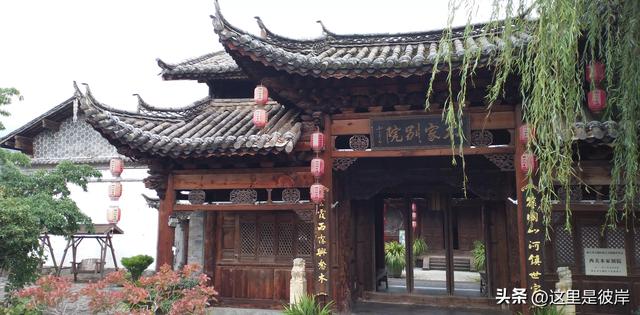 乘旅游专线游丽江的观音峡
