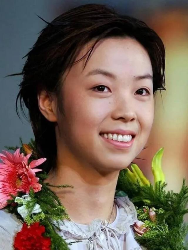 恩爱了16年抵不过现实残酷，44张怡宁绚烂如花，64岁徐威逐渐衰老