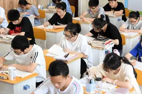 2024全国高考生人数突破1,300万，低于这个分数，将无缘本科图片