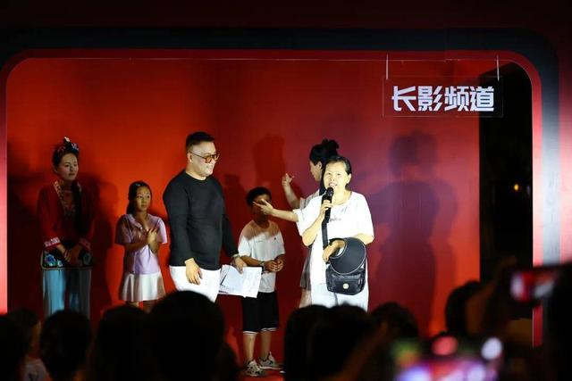 整新活儿！新民大街火的不得了！董宇辉也来了