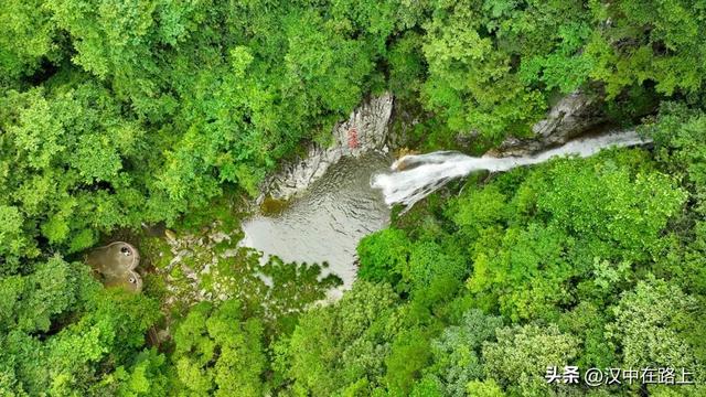 酷暑难耐？躲进宁强「山水秘境」，解锁23℃的清凉夏天~