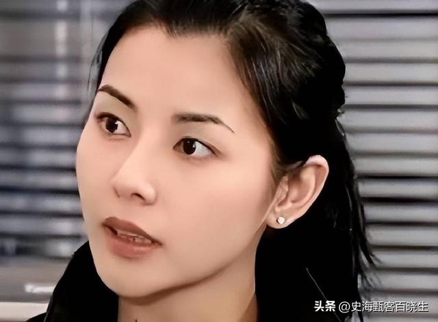 21岁拍三级，30岁被出轨，38岁嫁大佬，如今52岁没孩子也被宠成宝