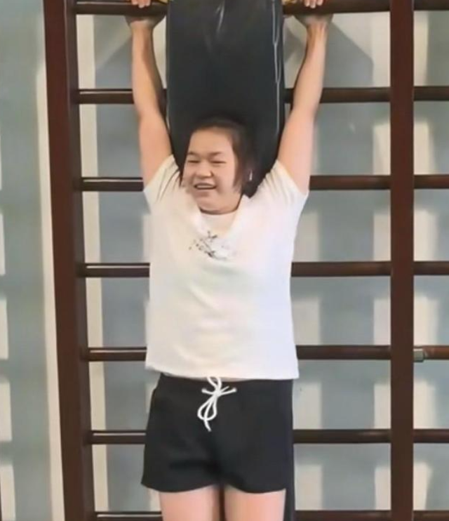 离过年不到1月，全红婵高调传出大喜讯	，让人担心的事还是发生了