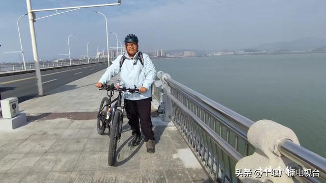 25岁小伙骑行1870公里，来十堰探亲