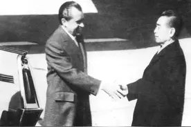 周总理与尼克松握手经典照片背后的意味深长图片