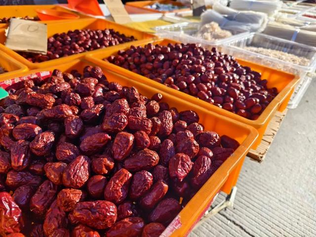 一定要来赶一次梅里斯大集!