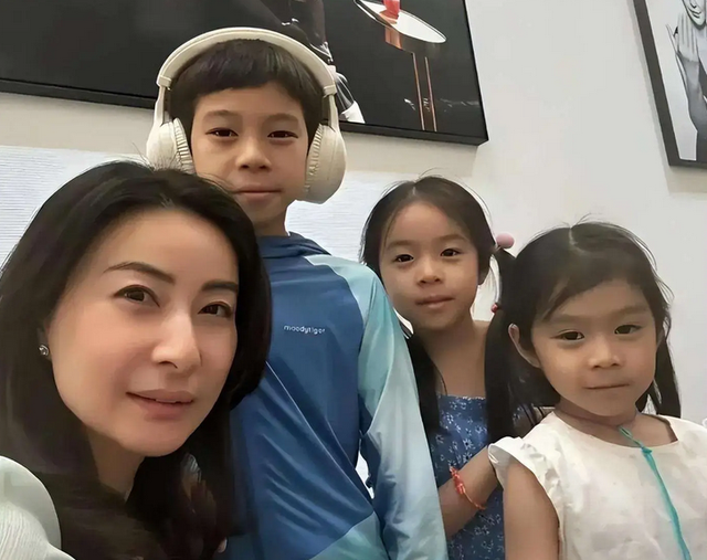 郭晶晶代言出事没一周	，令人担心的事发生，霍启刚的做法让人意外